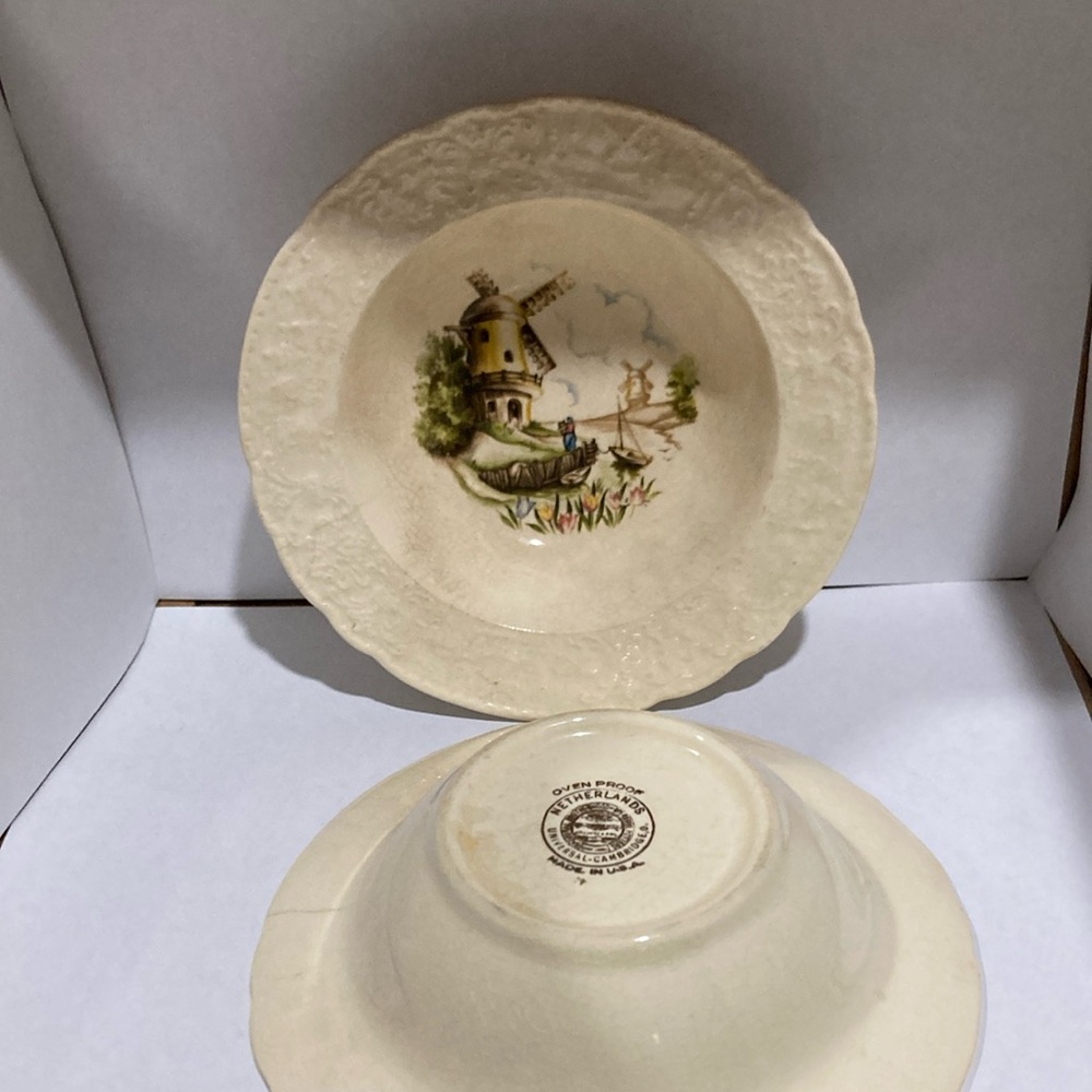 Rare Universal Cambridge Netherlands Cream Berry Bowl Set of 2